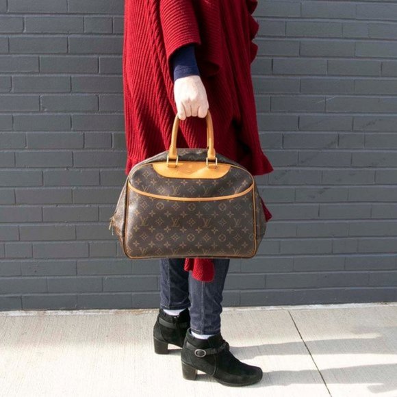 Does Louis Vuitton Have Free Shipping Container